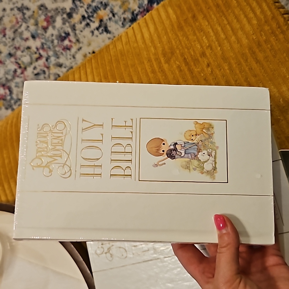 Precious Moments Holy Bible - Picture 2 of 2